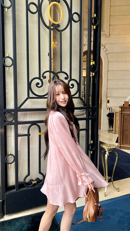 光澤感系帶寬鬆連身裙