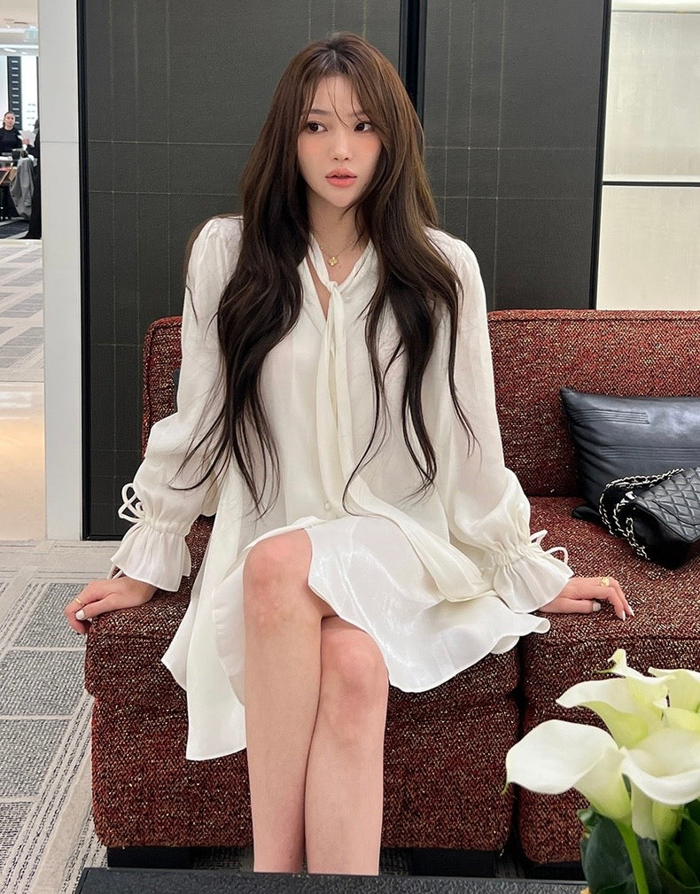 光澤感系帶寬鬆連身裙