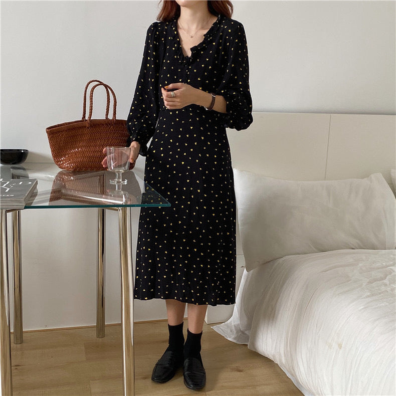 V-neck Color-block Heart Print Waist-cinching Dress