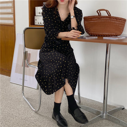 V-neck Color-block Heart Print Waist-cinching Dress