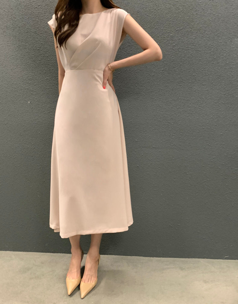 圓領壓褶收腰A字連身裙