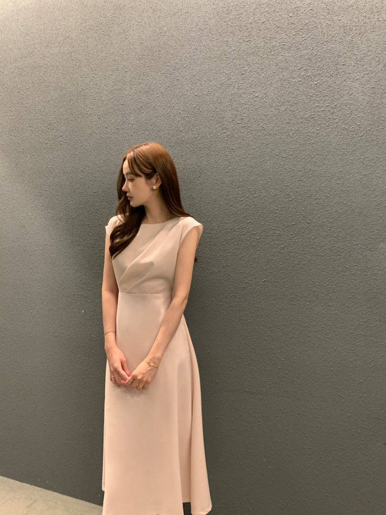 圓領壓褶收腰A字連身裙