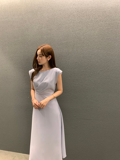 圓領壓褶收腰A字連身裙