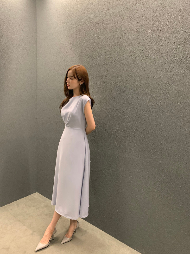 圓領壓褶收腰A字連身裙