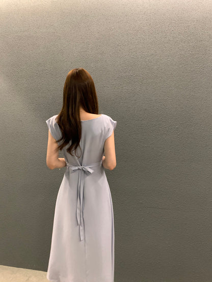 圓領壓褶收腰A字連身裙