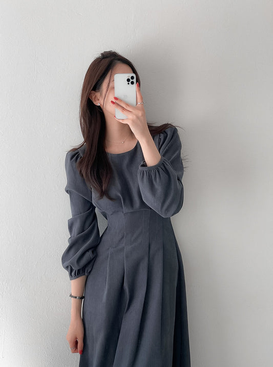 壓褶系帶收腰泡泡袖連身裙