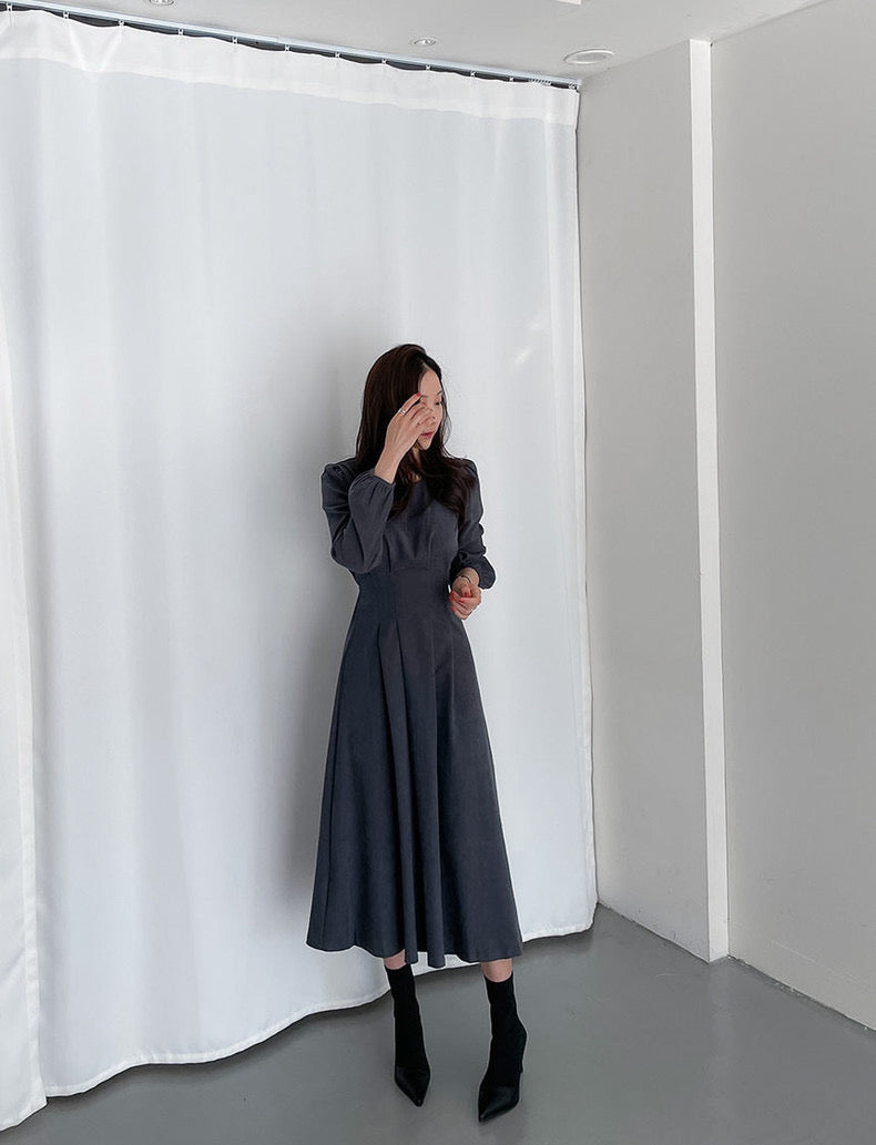 プリーツ付きタイウエストパフスリーブワンピース