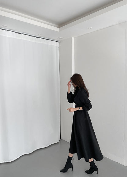 プリーツ付きタイウエストパフスリーブワンピース