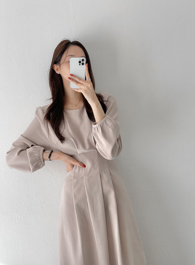 プリーツ付きタイウエストパフスリーブワンピース