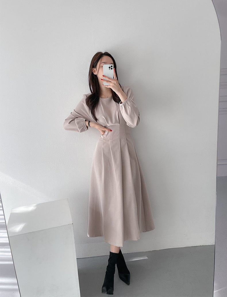 プリーツ付きタイウエストパフスリーブワンピース