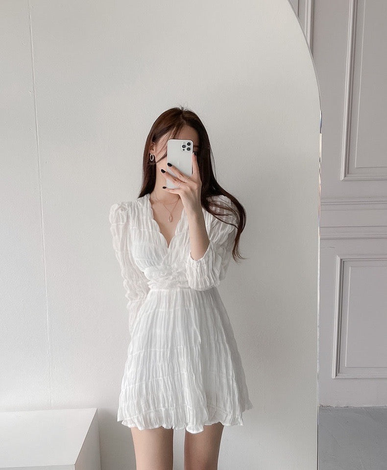 V領褶皺肌理感連身裙