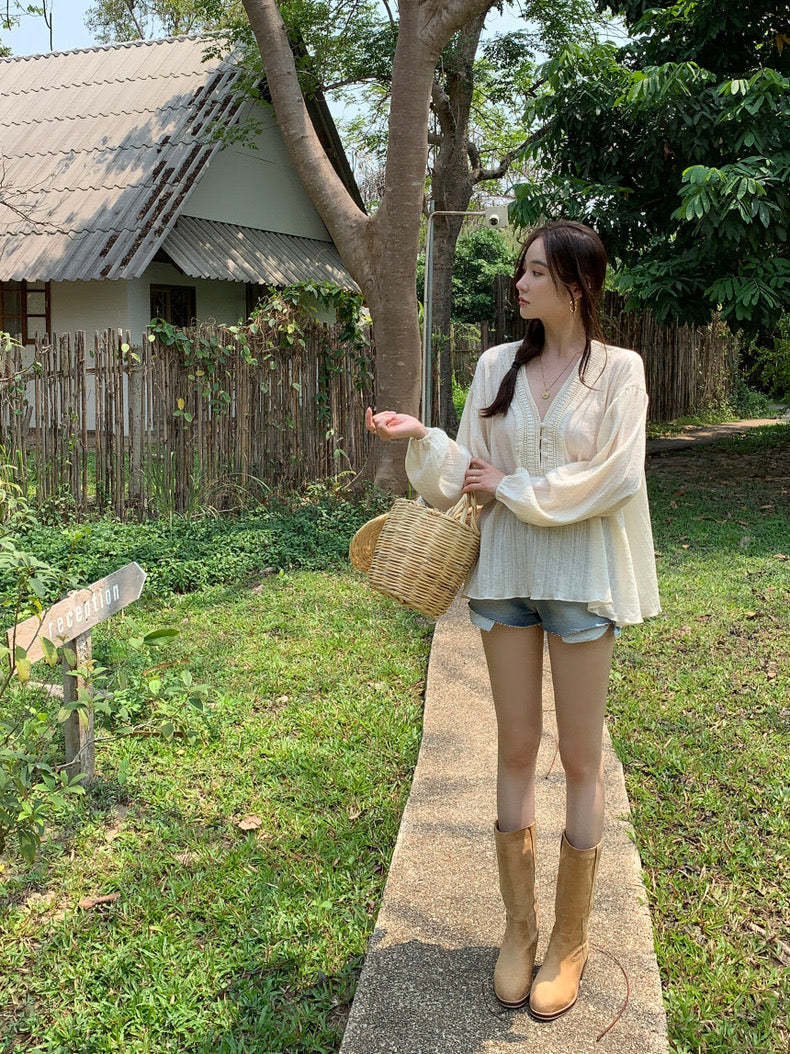 V領系扣泡泡袖恤衫