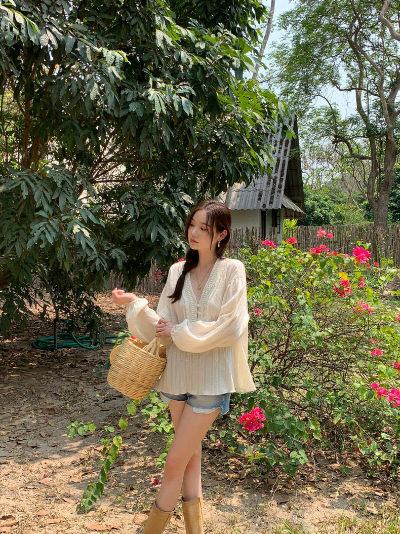 V領系扣泡泡袖恤衫