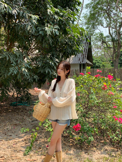 V領系扣泡泡袖恤衫