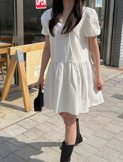 リボン付きVネックプリーツ半袖ワンピース