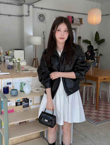 リボン付きVネックプリーツ半袖ワンピース