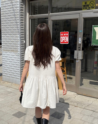 リボン付きVネックプリーツ半袖ワンピース