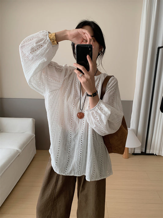 V領刺繡鏤空恤衫