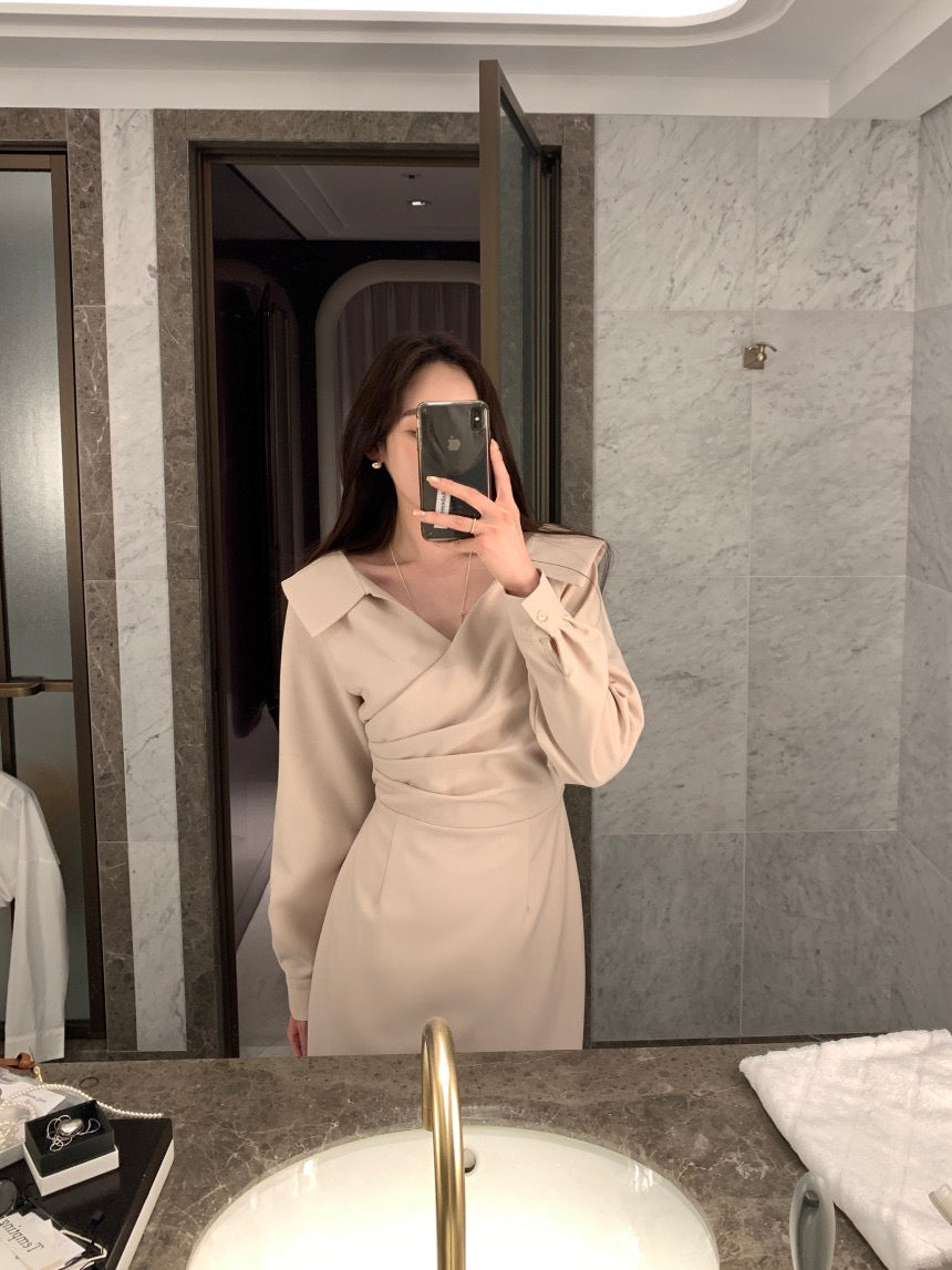 フリル襟ウエスト絞りパフスリーブワンピース