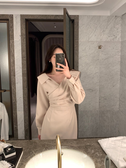 フリル襟ウエスト絞りパフスリーブワンピース