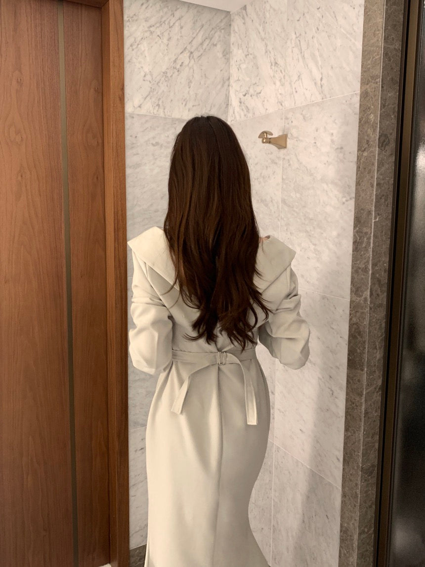 フリル襟ウエスト絞りパフスリーブワンピース