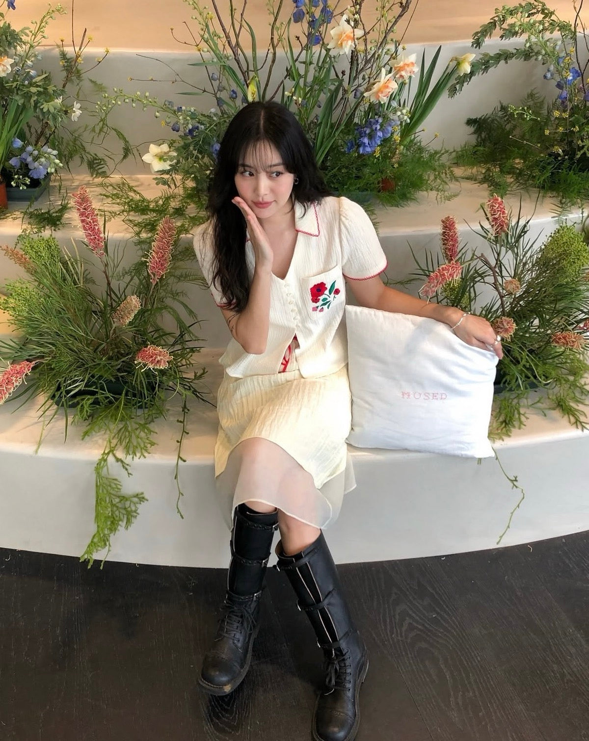 V領花朵刺繡top+半身裙set