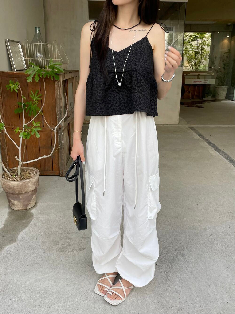 甜美系帶娃娃衫