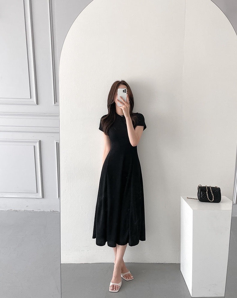 クルーネックフィットリブワンピース