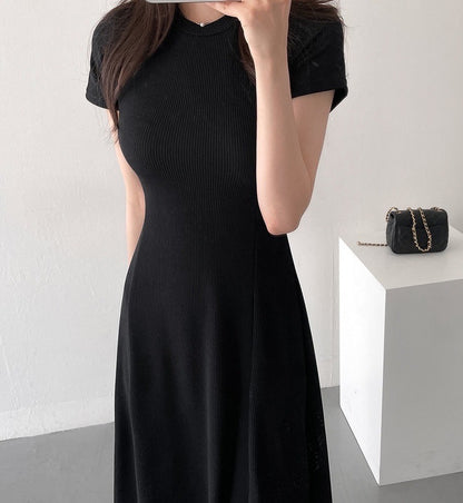 クルーネックフィットリブワンピース