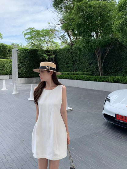 バックレスノースリーブドレス