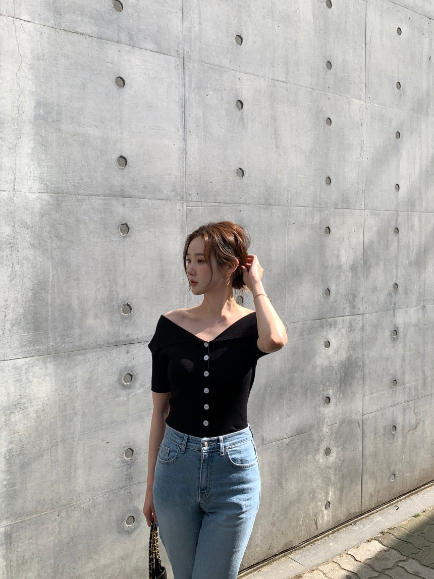 Off-shoulder Slim Fit Knitted Top