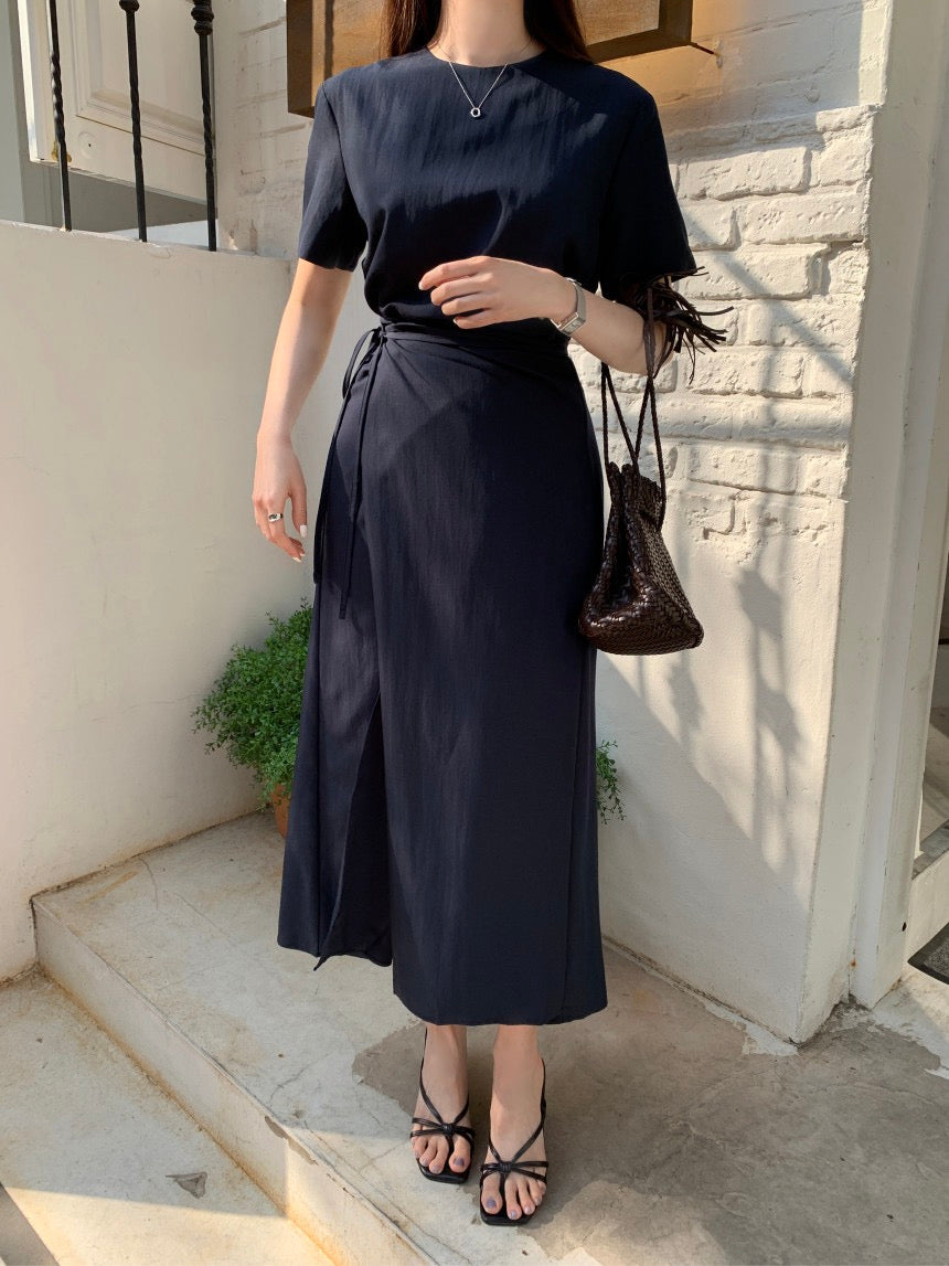 Round Neck Slim Fit Tie Waist Dress