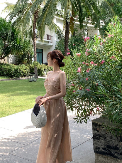 溫柔褶皺抹胸吊帶裙