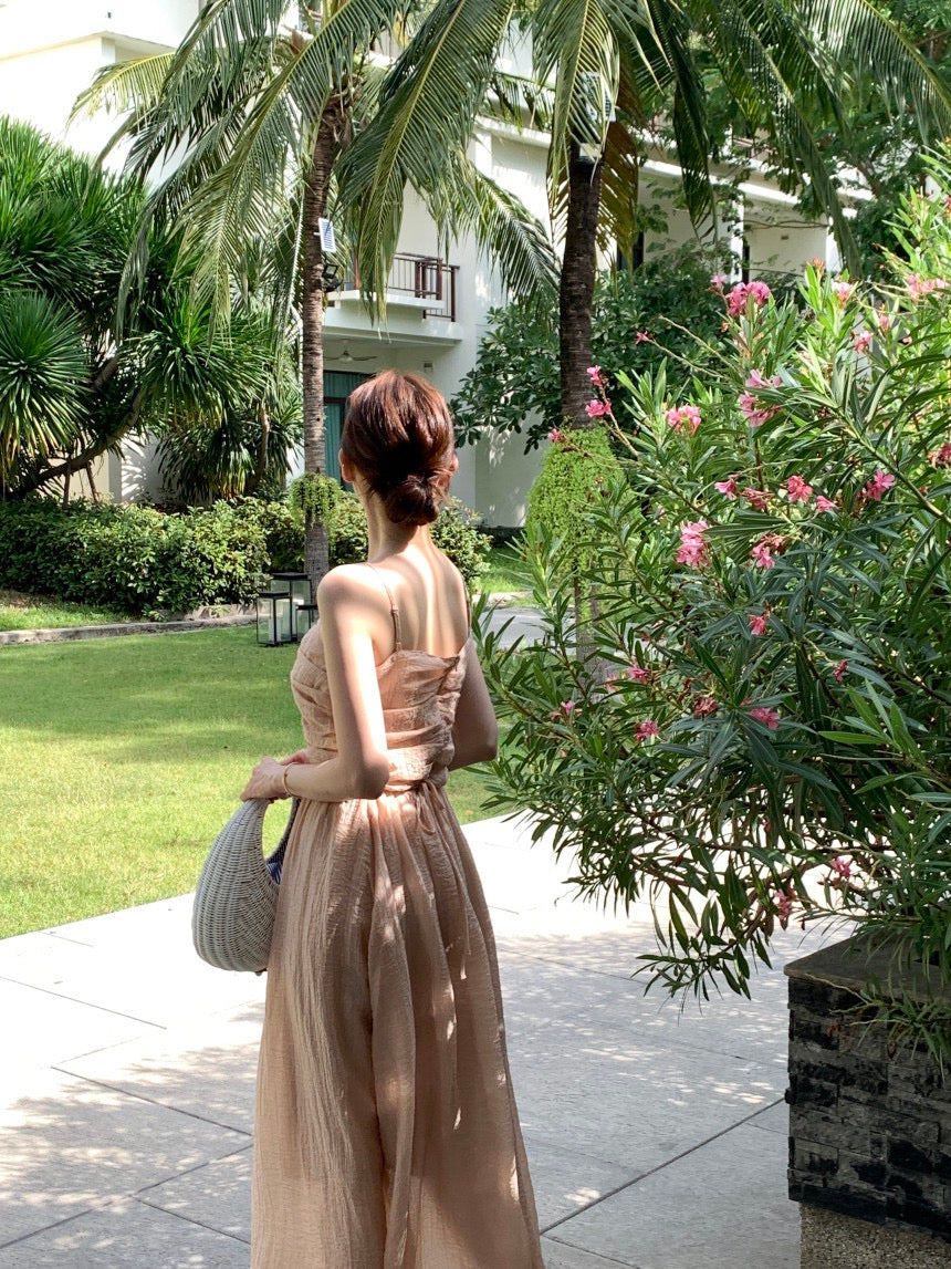 溫柔褶皺抹胸吊帶裙