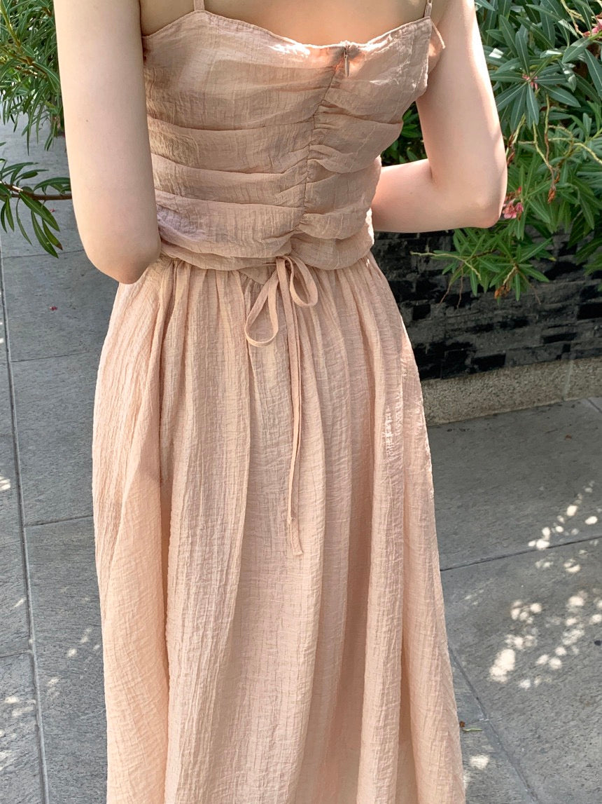 溫柔褶皺抹胸吊帶裙