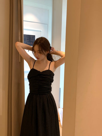 溫柔褶皺抹胸吊帶裙