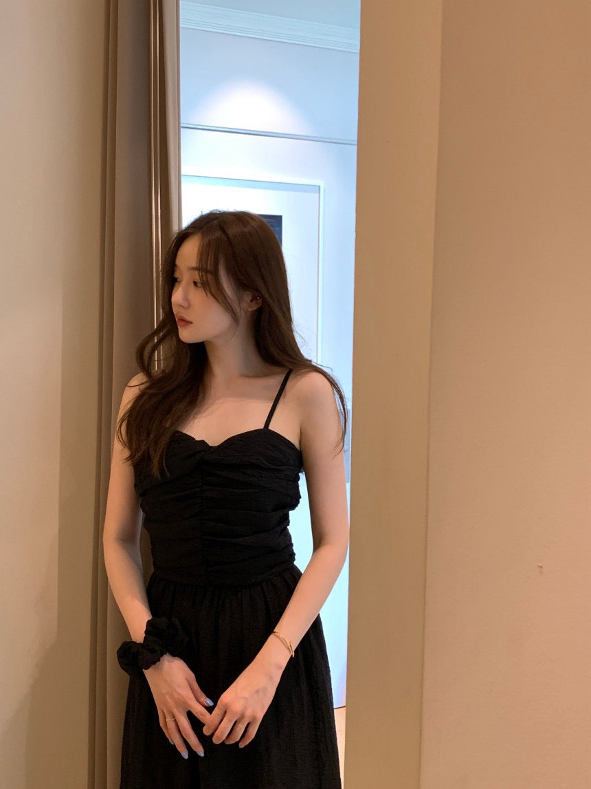 溫柔褶皺抹胸吊帶裙