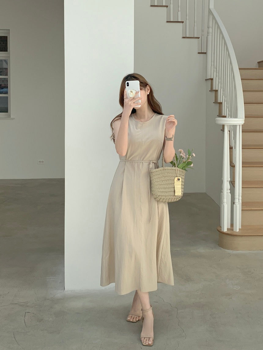 Sleeveless Back Design Dress