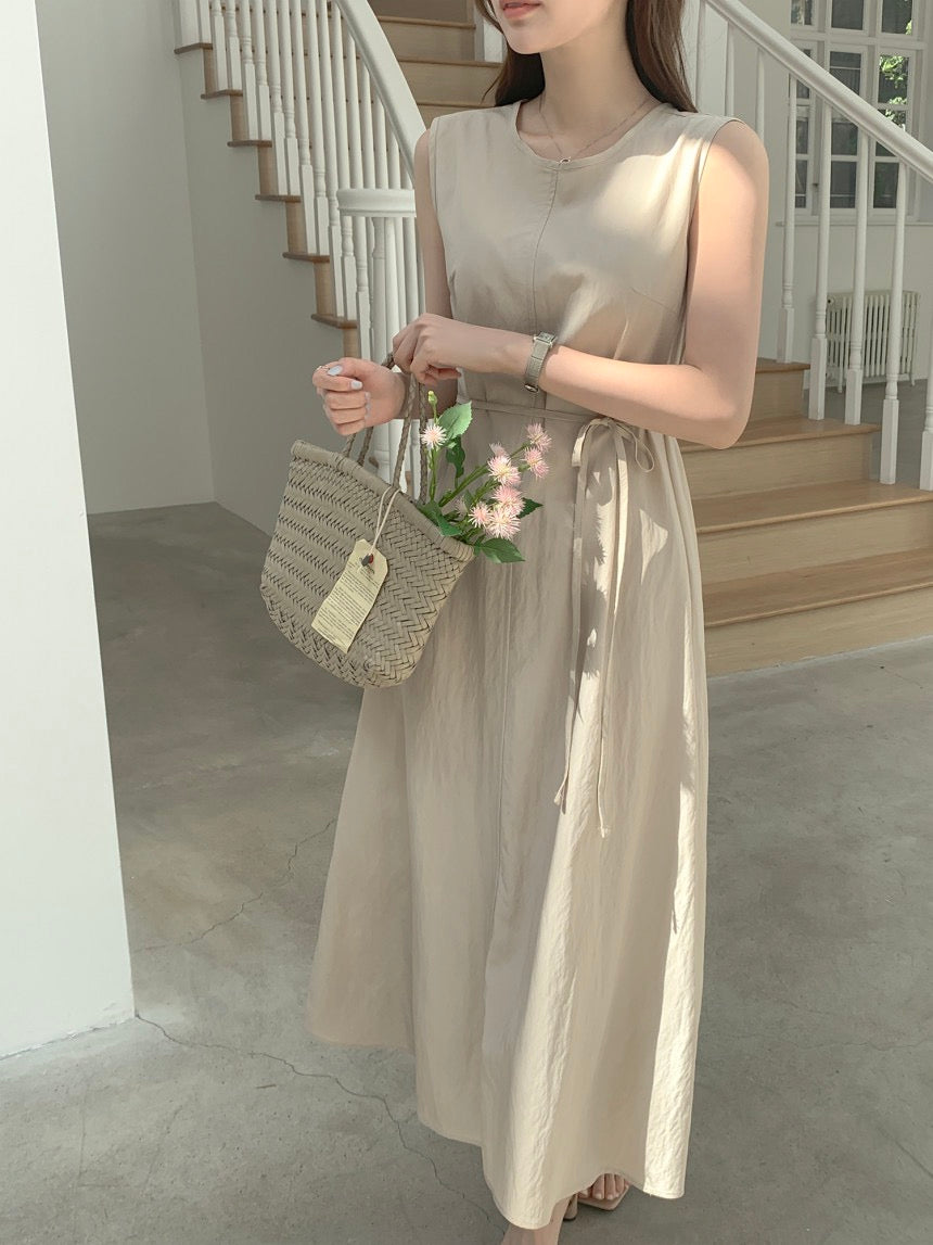 Sleeveless Back Design Dress