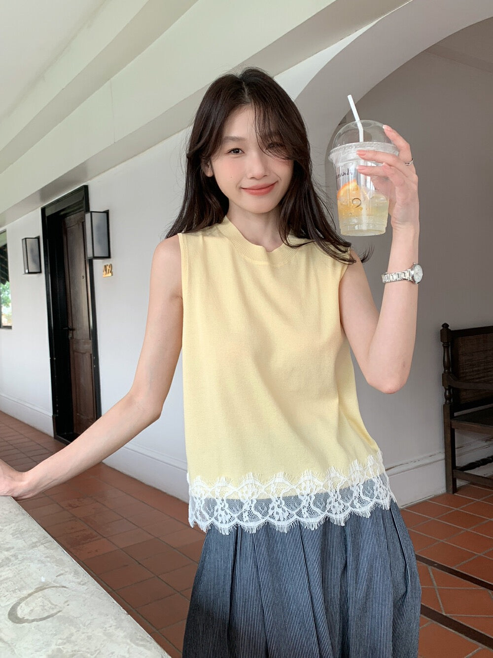 Lace Trim Hem Knitted Vest