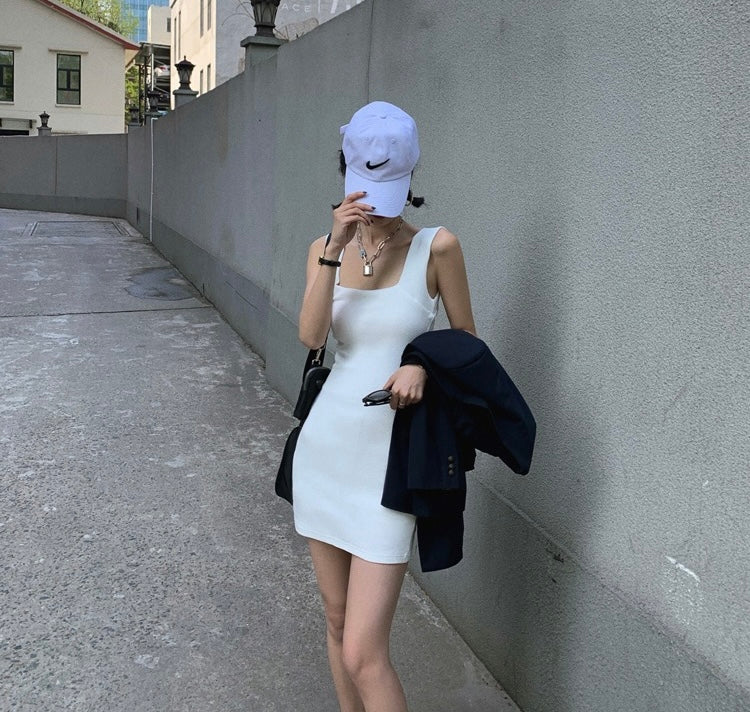 方領修身背心裙