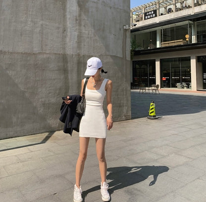 方領修身背心裙