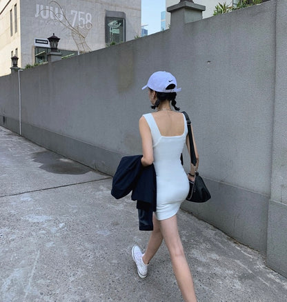 方領修身背心裙