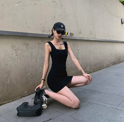 方領修身背心裙