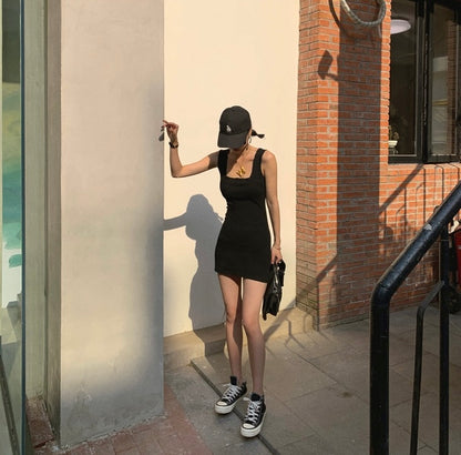 方領修身背心裙