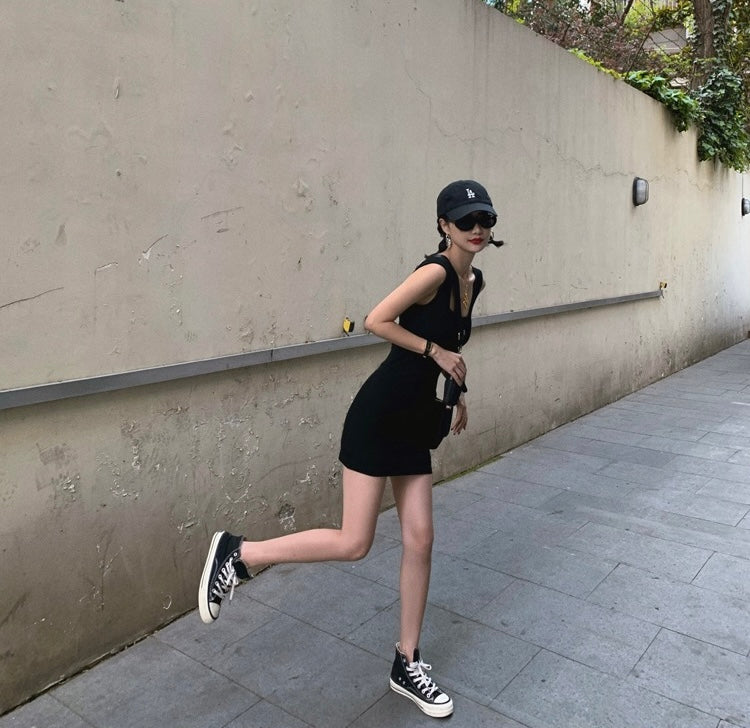 方領修身背心裙