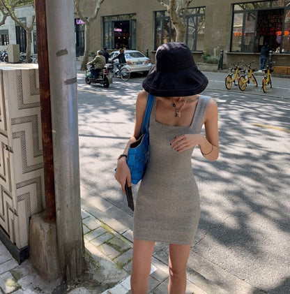 方領修身背心裙