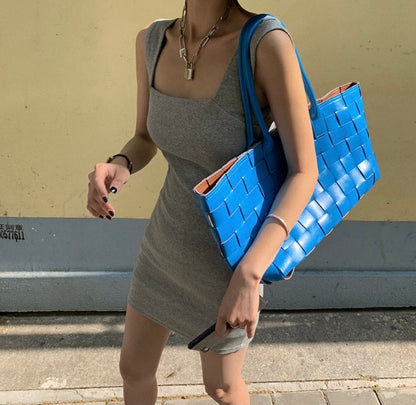 方領修身背心裙