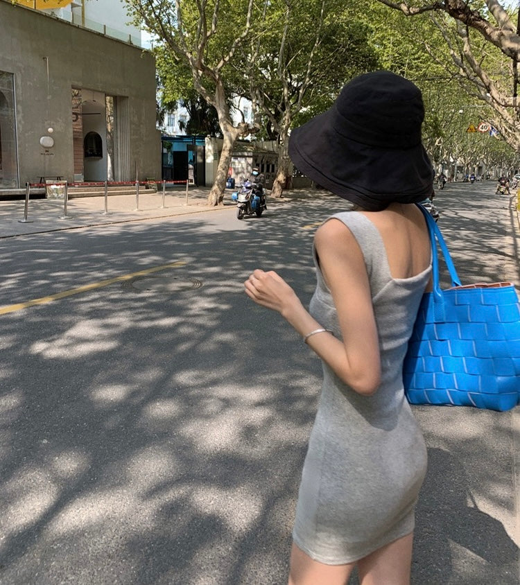 方領修身背心裙