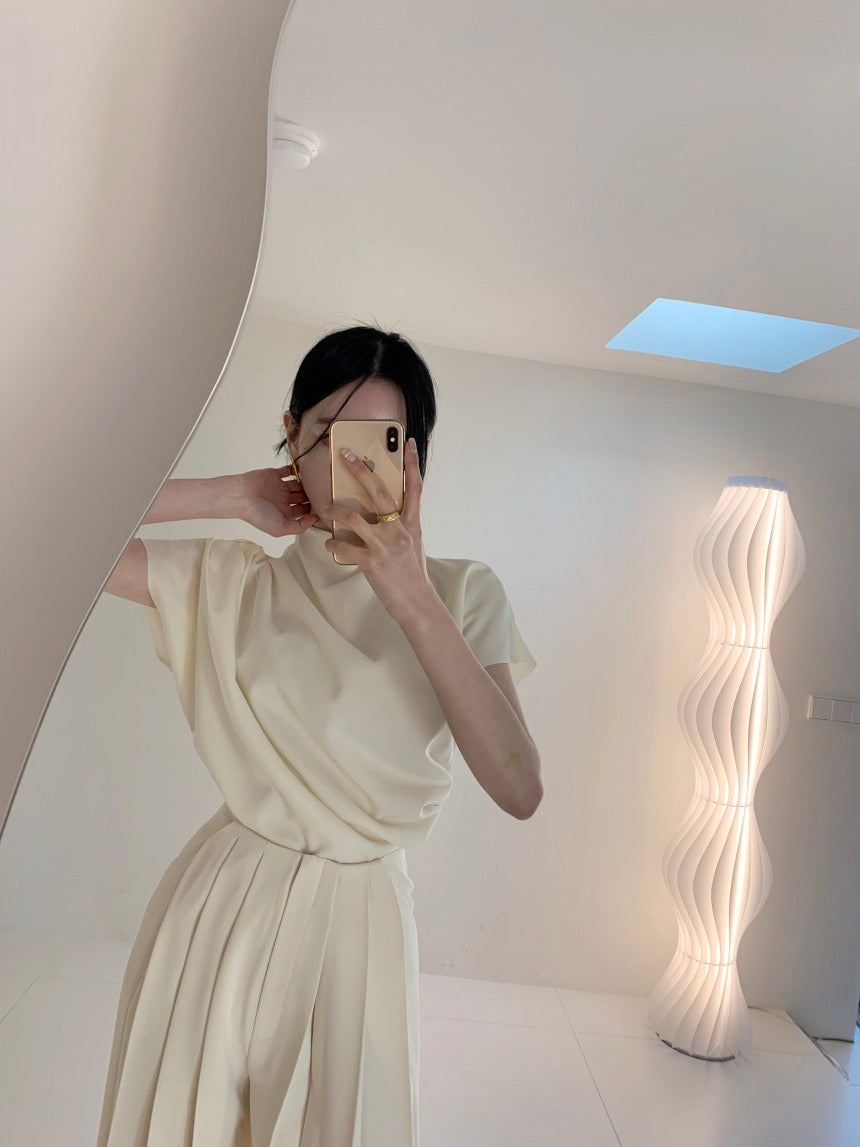 スタンドカラー斜めプリーツトップ+ハイウエストプリーツパンツセット